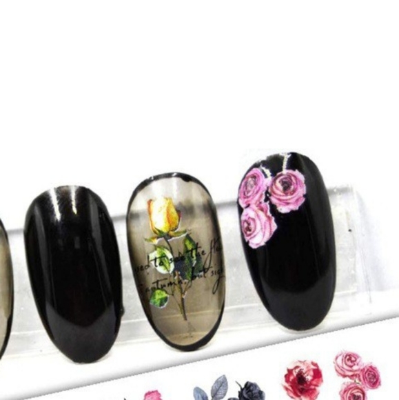 Press on nails - Picture 3 of 3